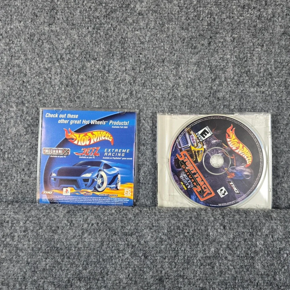 Hot Wheels Stunt Track Driver 2 Get‎ N Dirty PC CD-ROM Game THQ Vintage